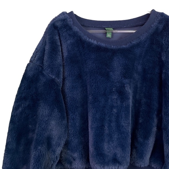 Wild Fable Fuzzy Faux Fur Cropped Pullover Sweatshirt Dark Navy Blue Size XL - Picture 3 of 6